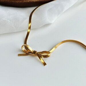 NWT Bow Chocker Necklace 14K Gold Plated Thin Herringbone Snake Chain